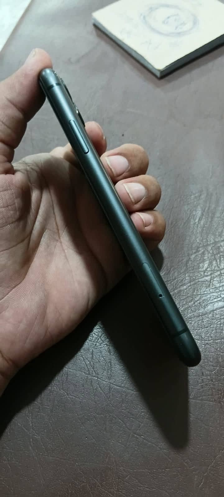 Apple iPhone 11 8