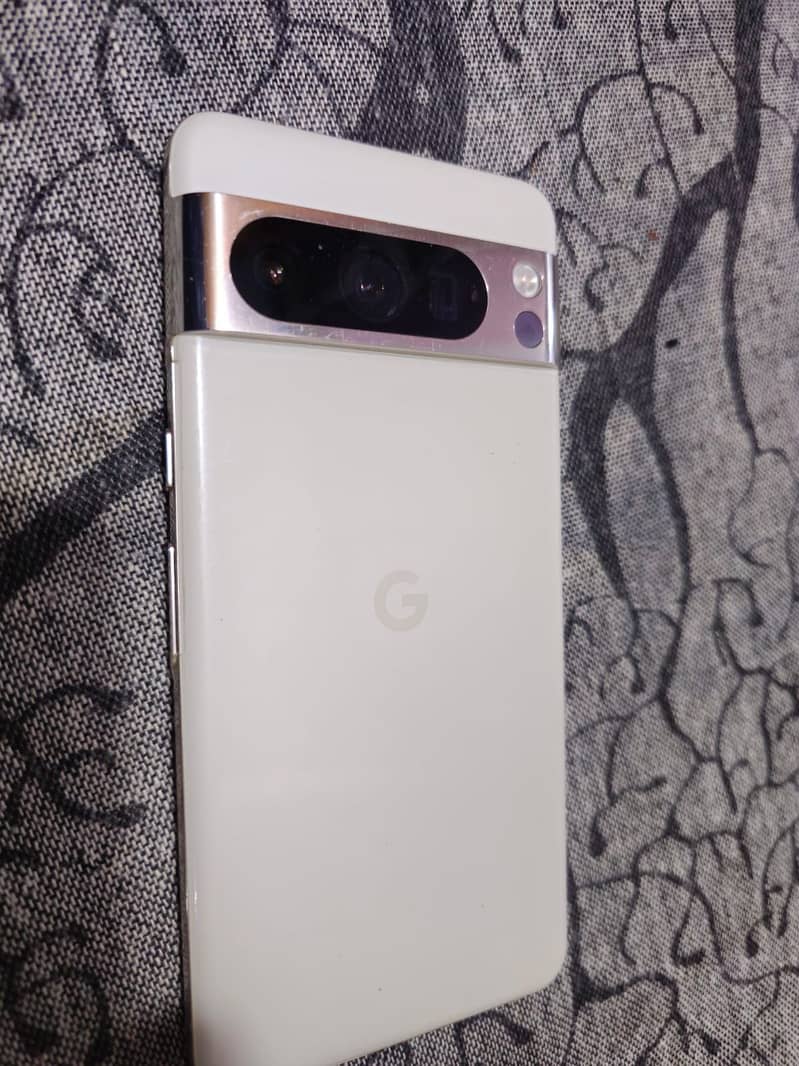Google Pixel 8 Pro 2