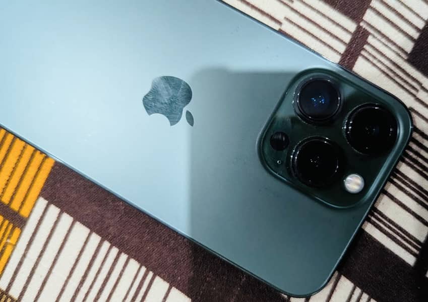 Apple iPhone 13 Pro 1