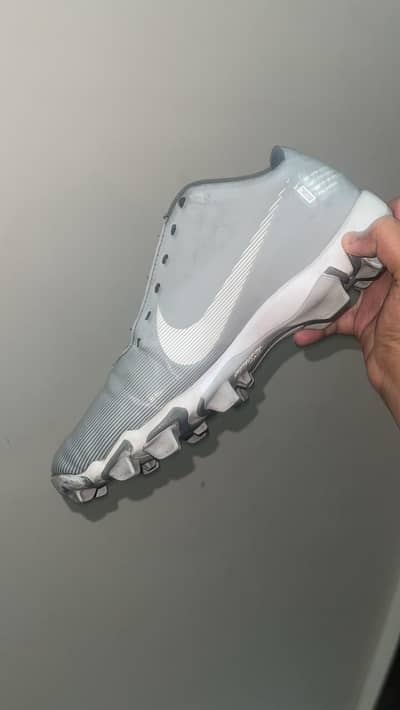 42 size nike vapour shoes for football!!!
