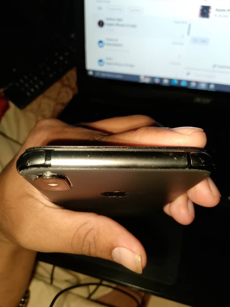 Apple iPhone X 3
