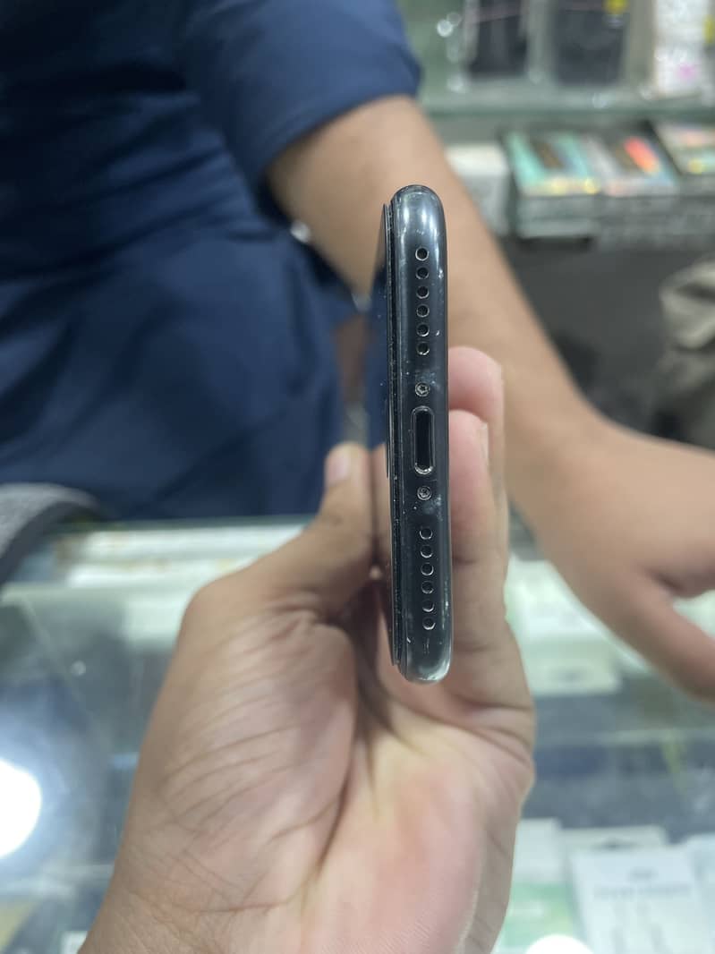 Apple iPhone 7 4