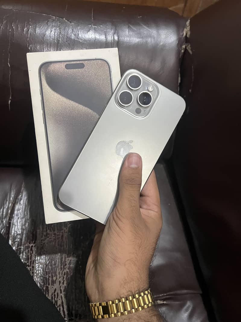 Apple iPhone 15 Pro Max 1