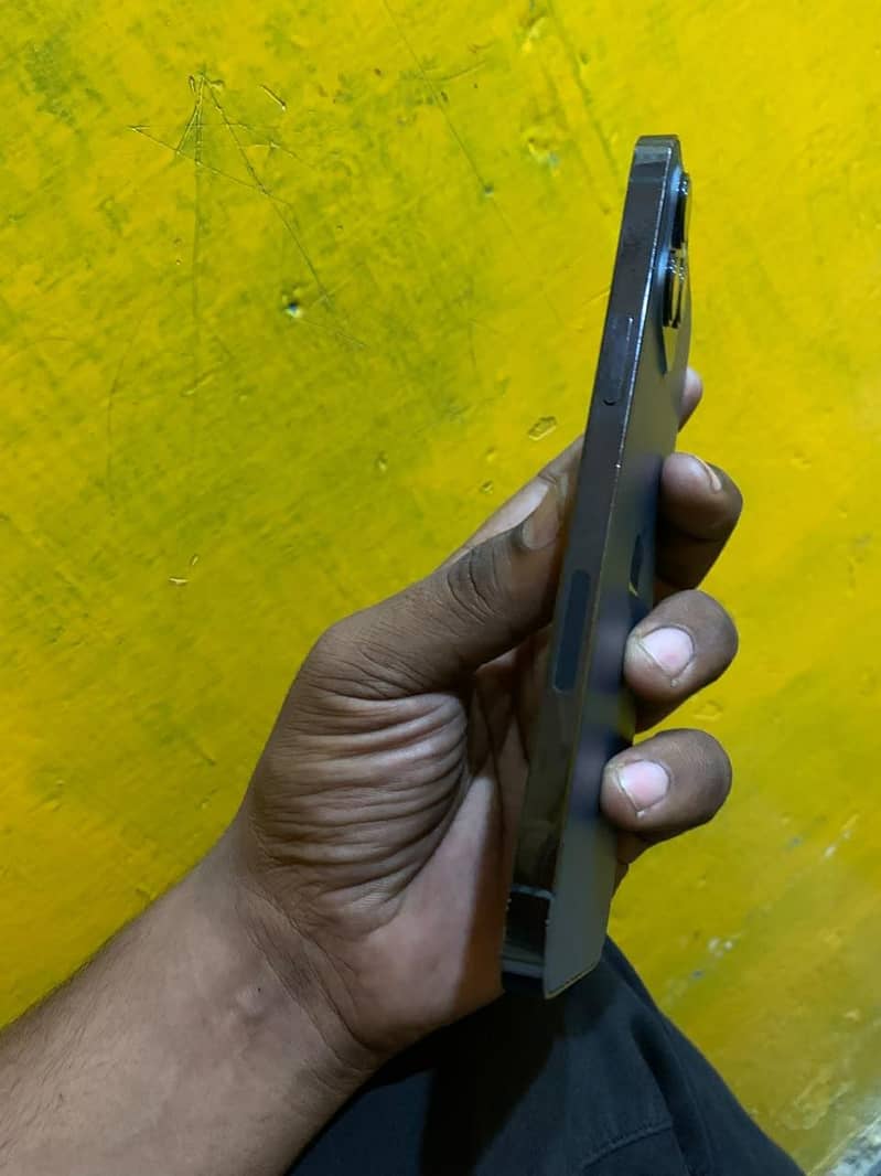 Apple iPhone 12 Pro Max 5