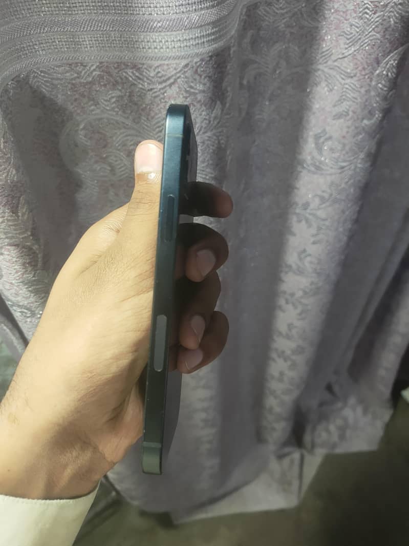 Apple iPhone 12 3