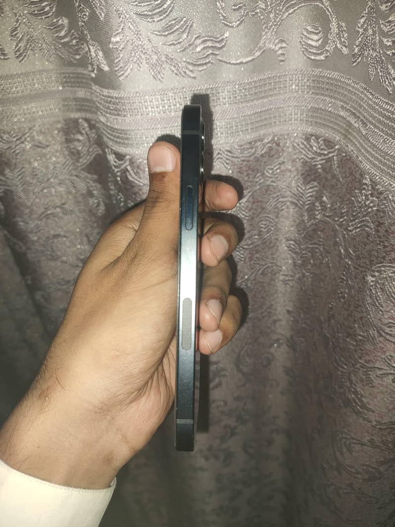 Apple iPhone 12 5