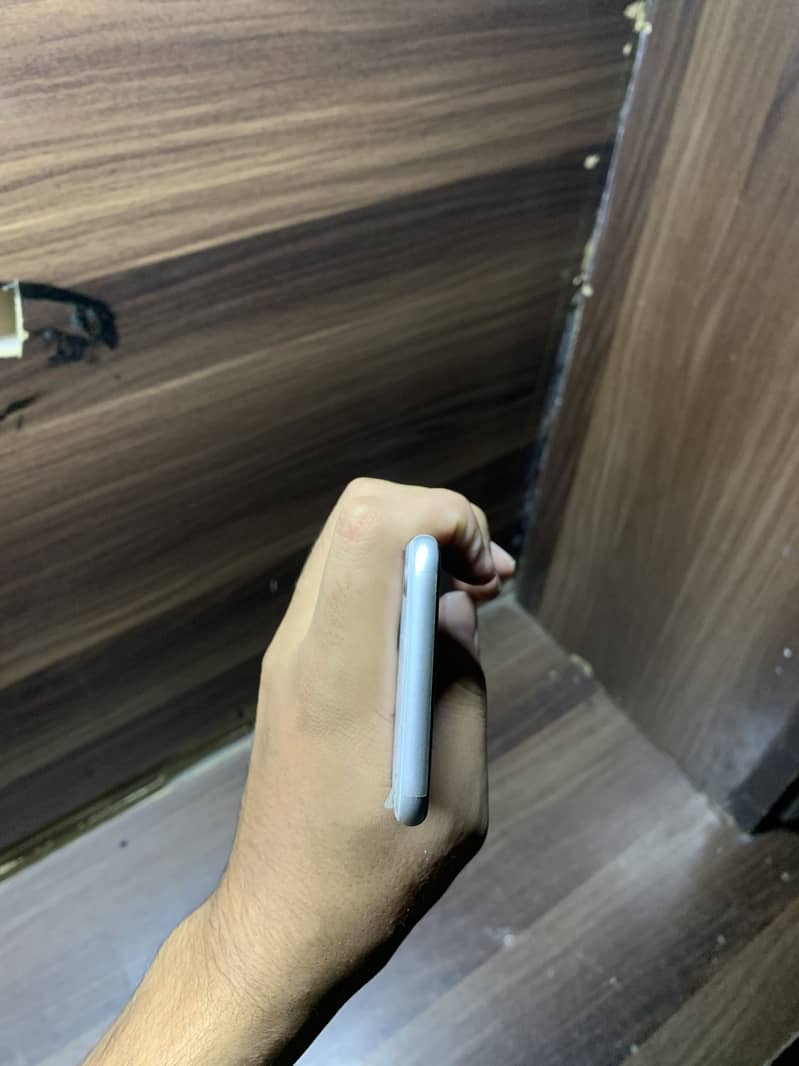 Apple iPhone SE 3