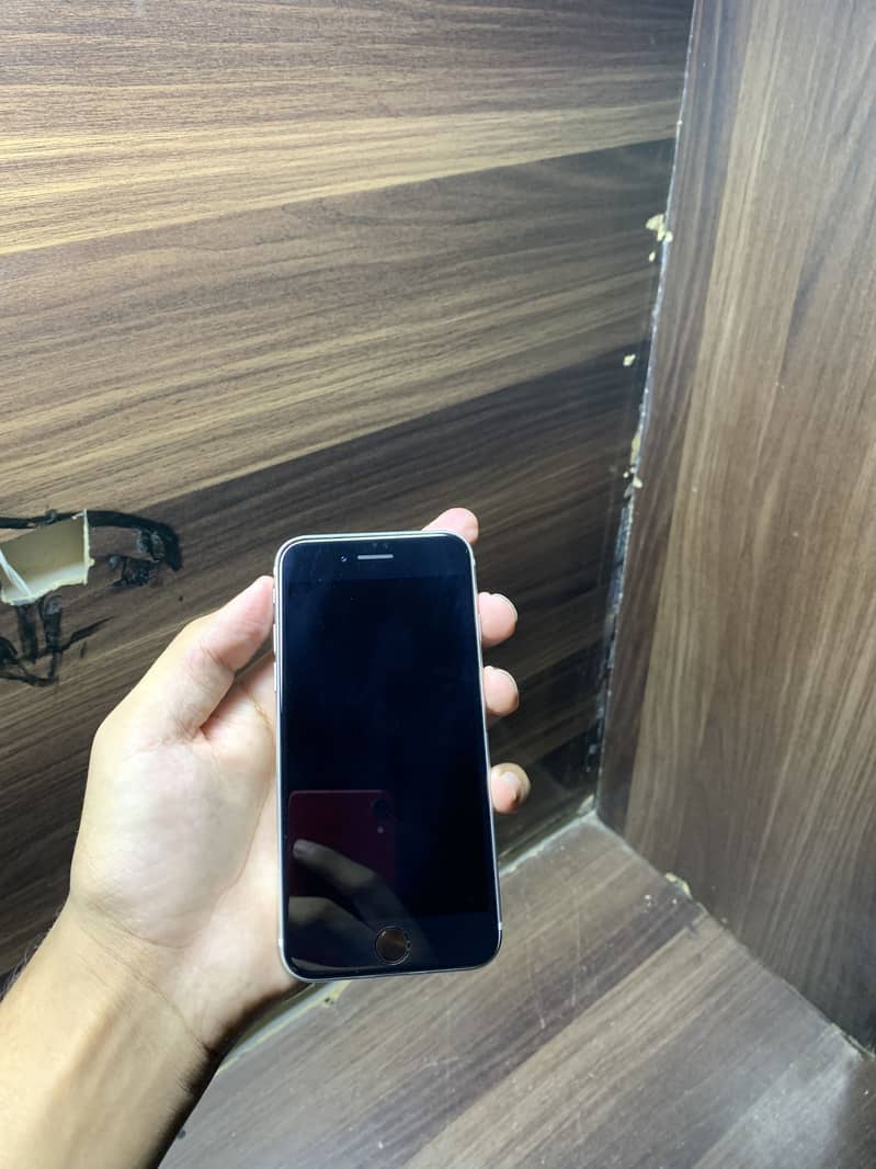 Apple iPhone SE 5