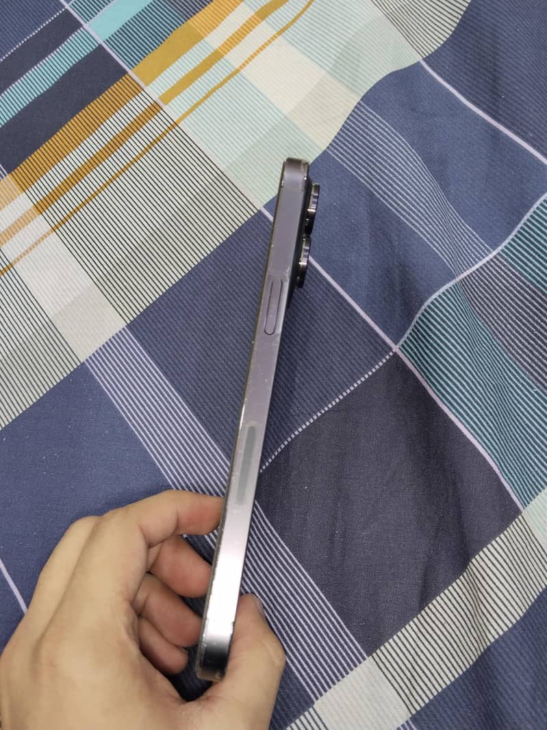 Apple iPhone 14 Pro Max 1