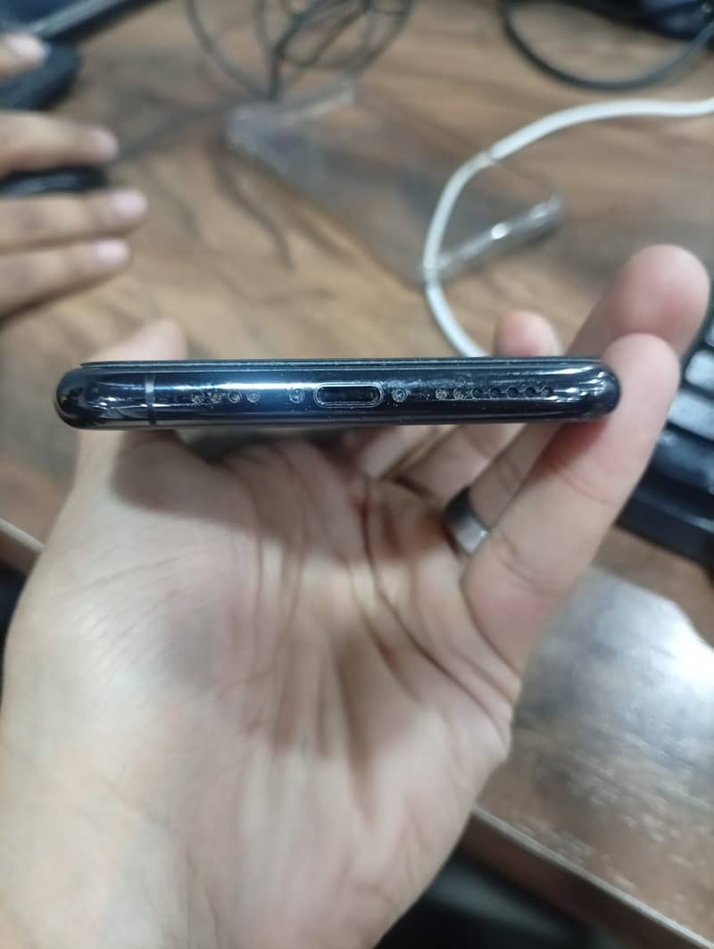 Apple iPhone 11 Pro Max jv 2