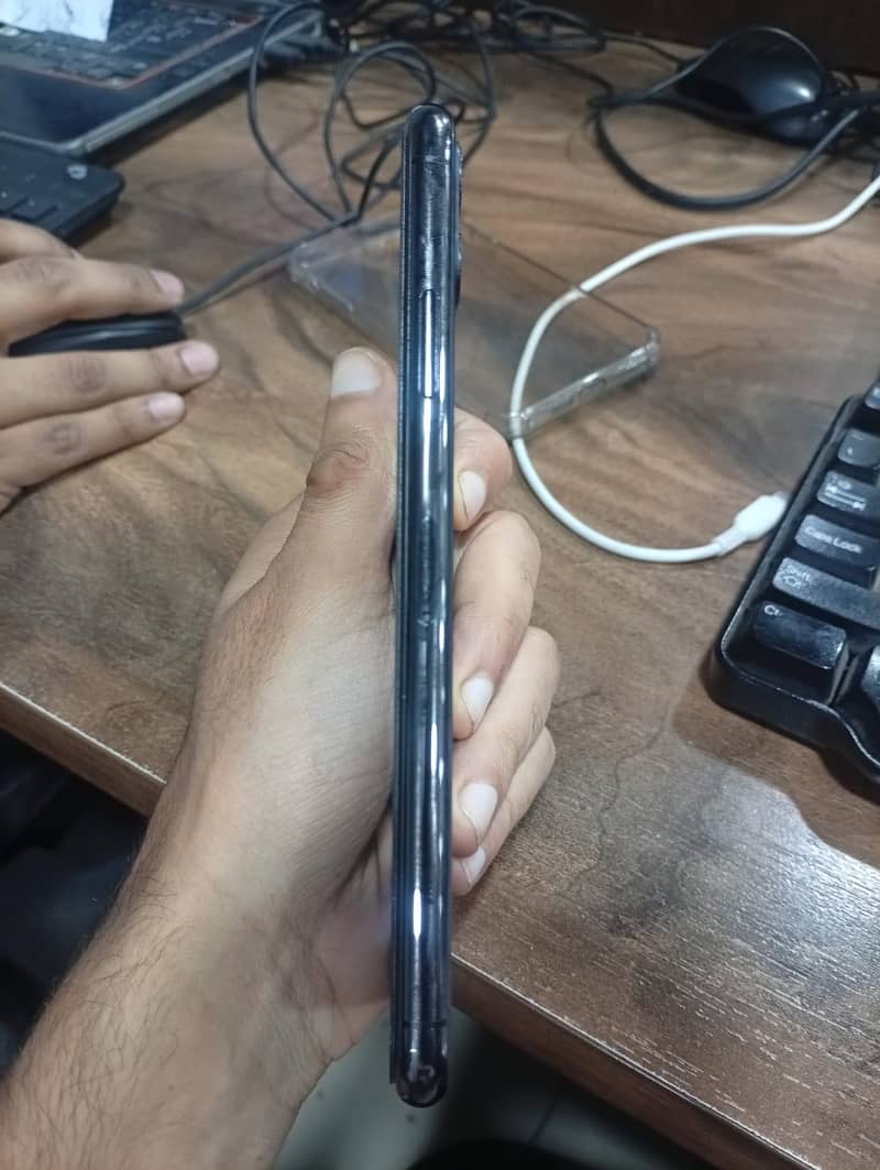 Apple iPhone 11 Pro Max jv 3