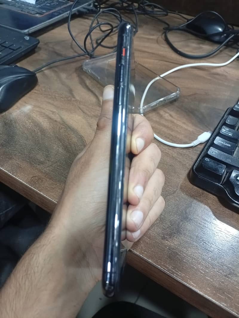 Apple iPhone 11 Pro Max jv 4