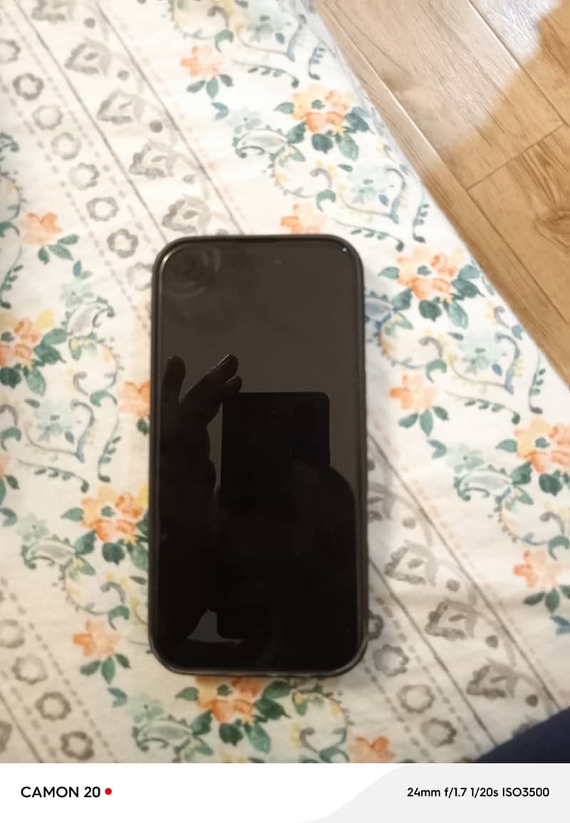 Apple iPhone 16 3
