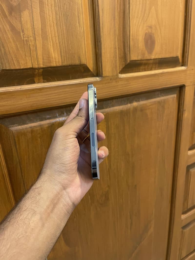Apple iPhone 13 Pro 0