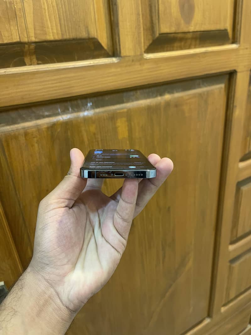 Apple iPhone 13 Pro 2