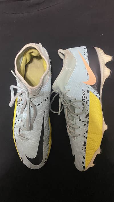 Football shoes in reasonable price