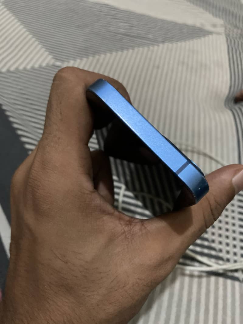 Apple iPhone 13 mini 6