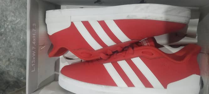 Adidas original size 8 or 42