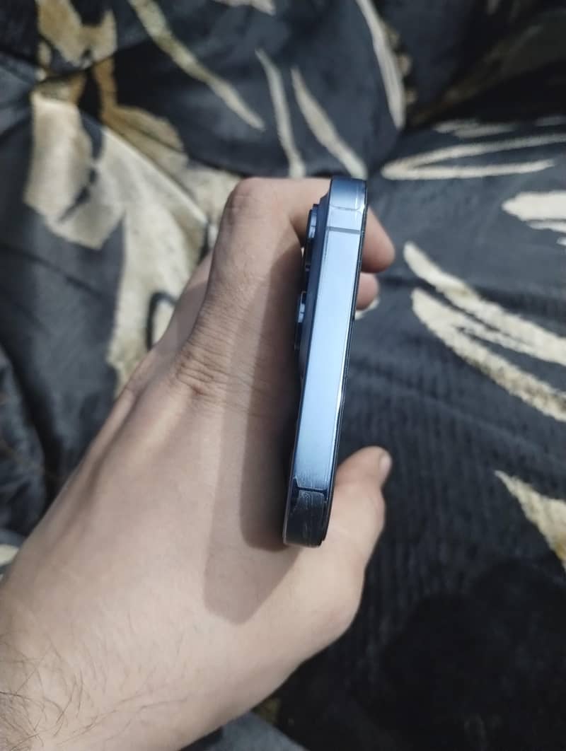 Apple iPhone 13 Pro Max 3