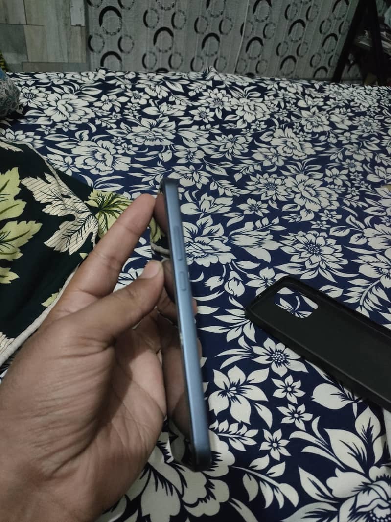 Oppo A6 Pro 3