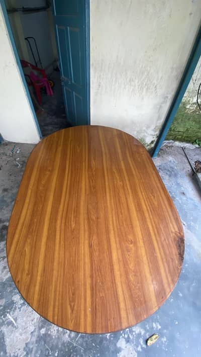 DINNING TABLE FOR SALE WITH 6 CHAIRS GOOD CONDITION JUST BUY AND USE