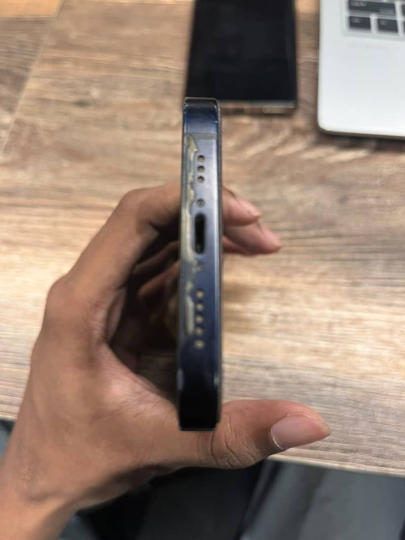 iPhone 12 5
