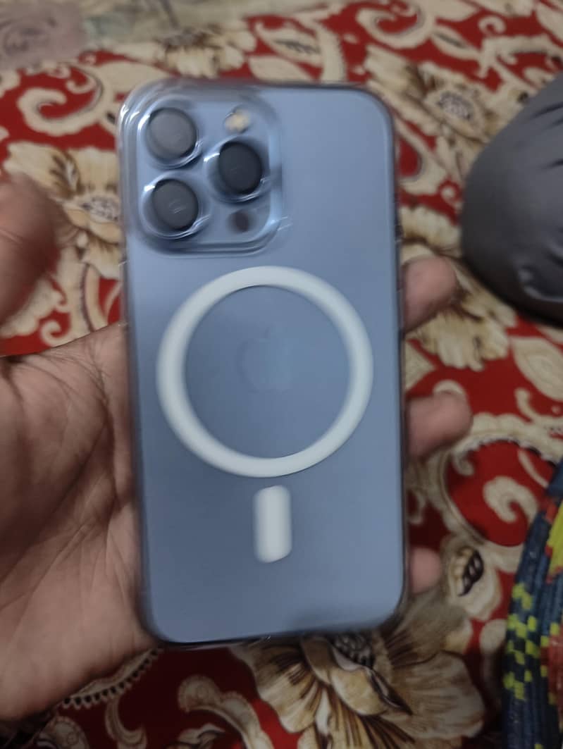 Apple iPhone 13 Pro 2