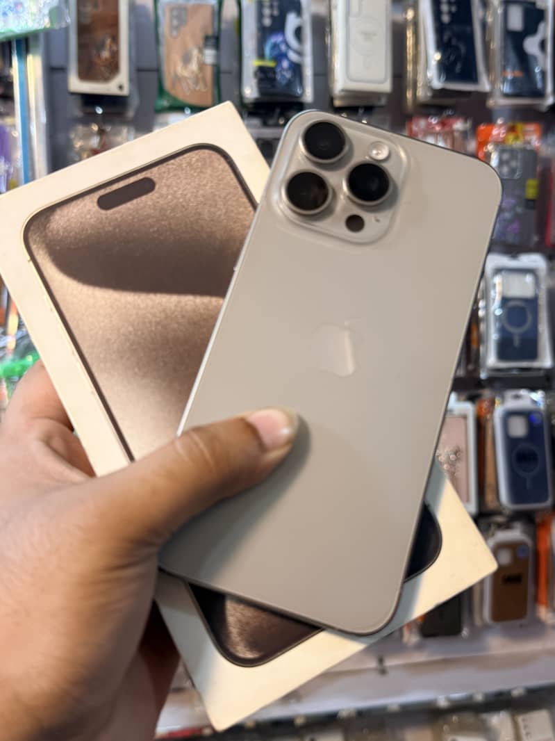 Apple iPhone 15 Pro Max 0
