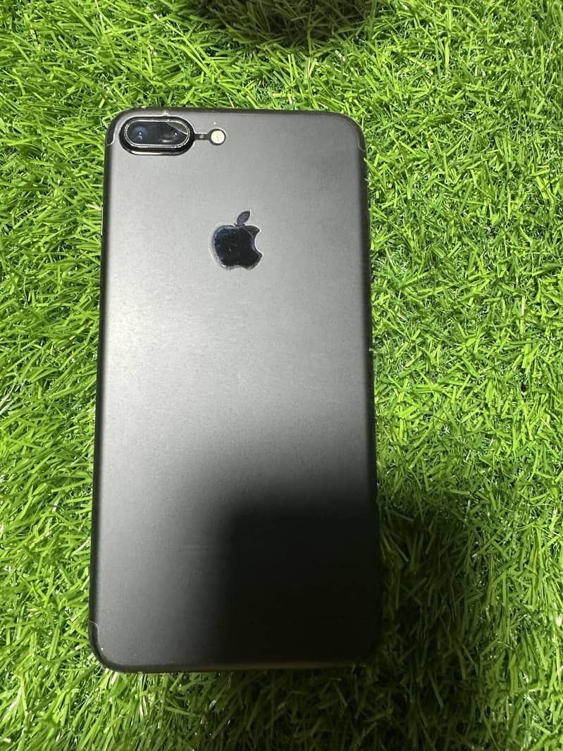 Apple iPhone 7 Plus 2