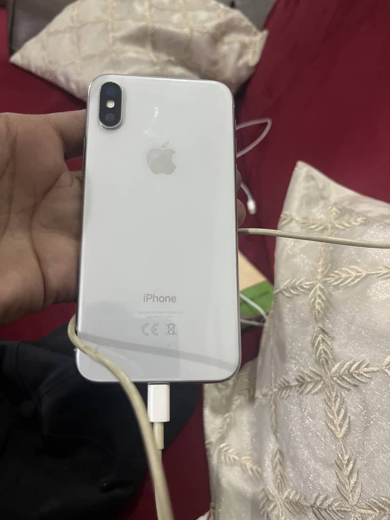 Apple iPhone X read description 1