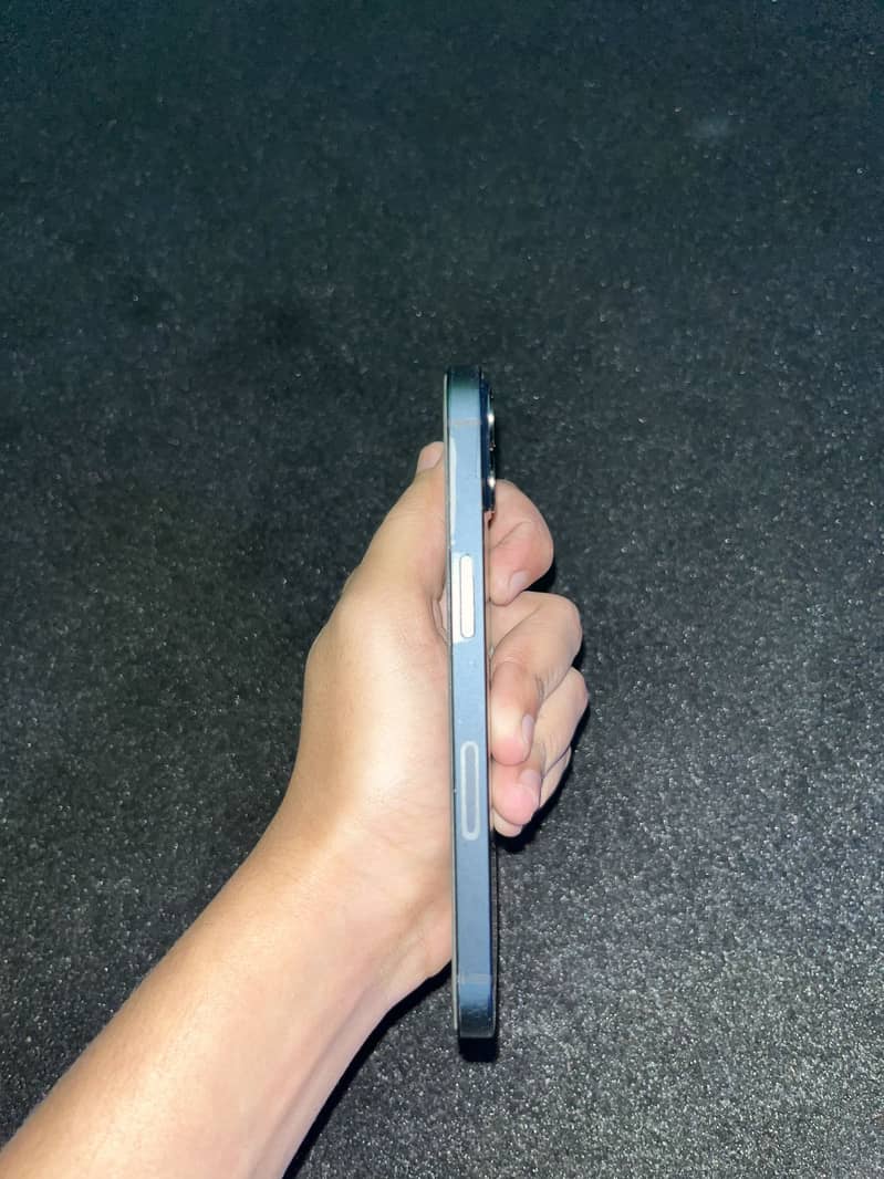 Apple iPhone 13 1