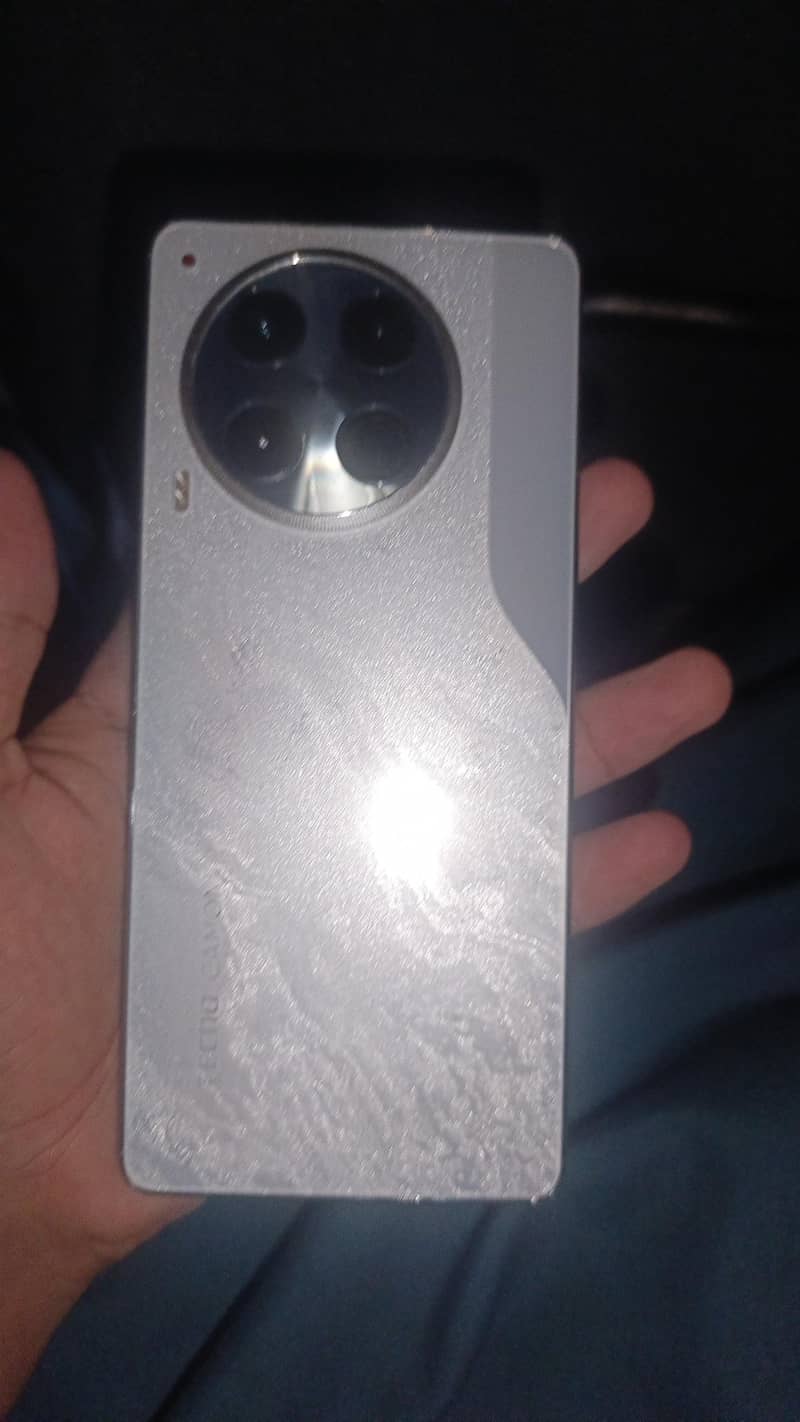 Tecno CAMON 30S 0