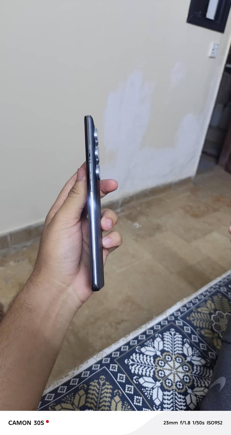 Tecno CAMON 40 Pro 4