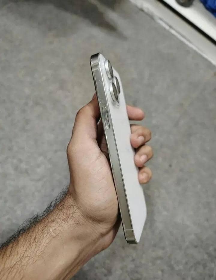 Apple iPhone 14 Pro Max 2