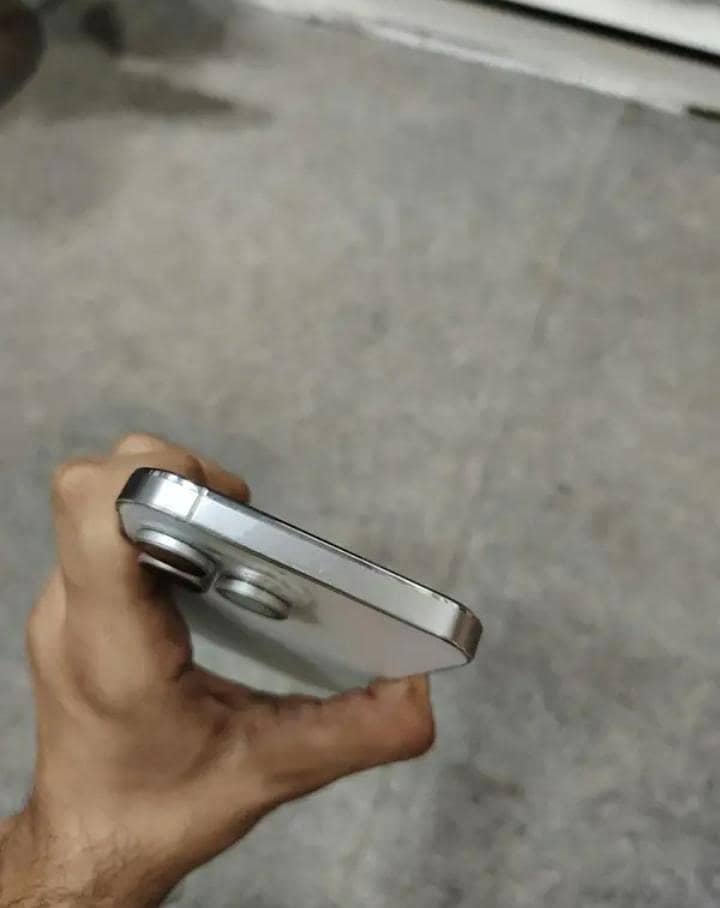 Apple iPhone 14 Pro Max 4