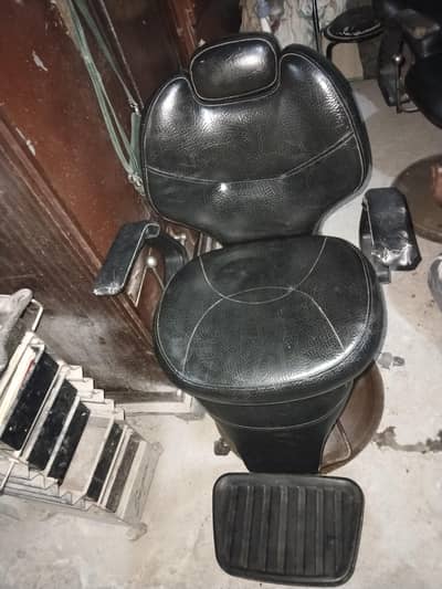 salon chair in Lahore