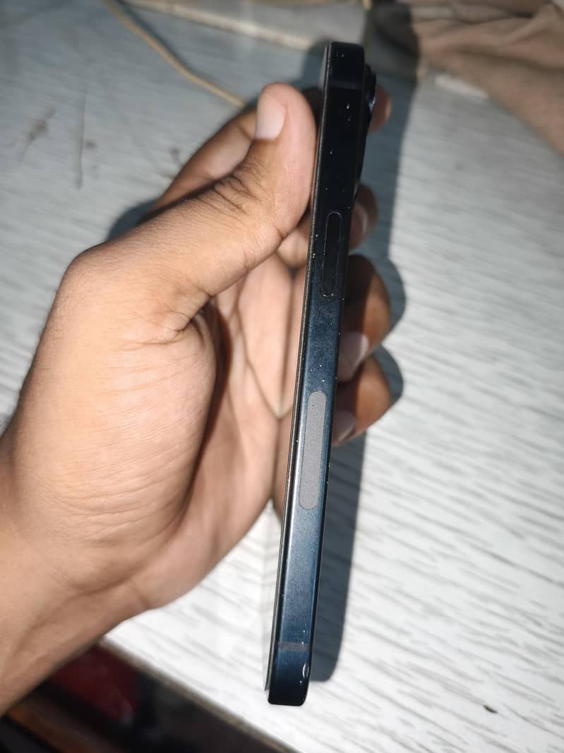 Apple iPhone 15 3