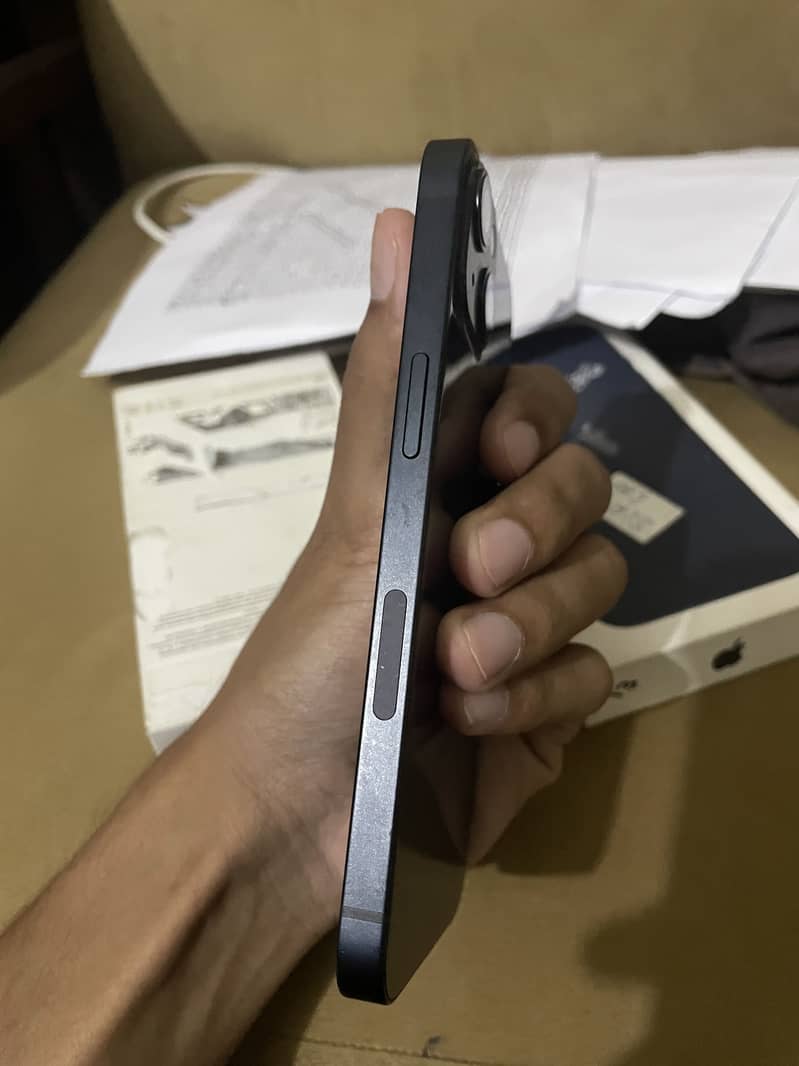 Apple iPhone 13 3