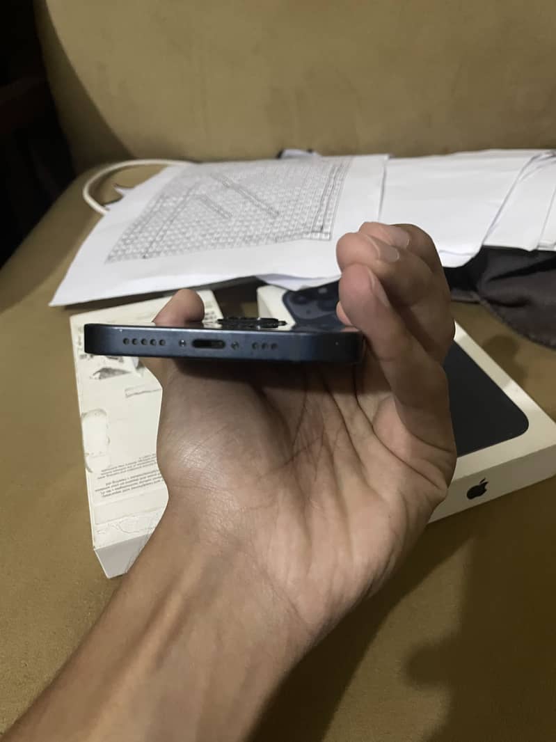 Apple iPhone 13 6