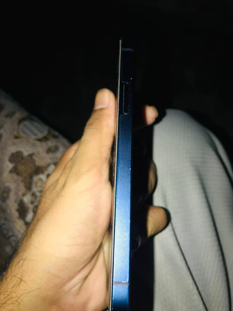 Apple iPhone 12 0