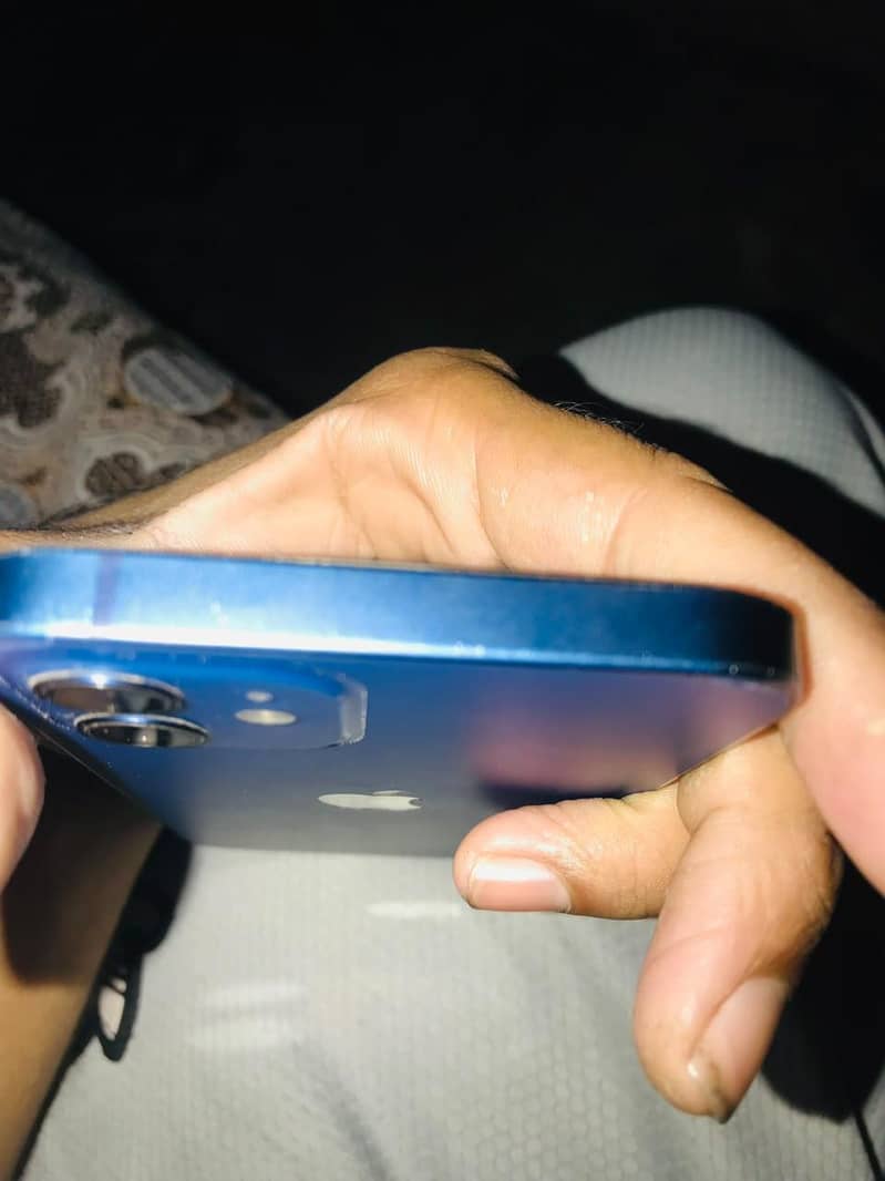 Apple iPhone 12 2