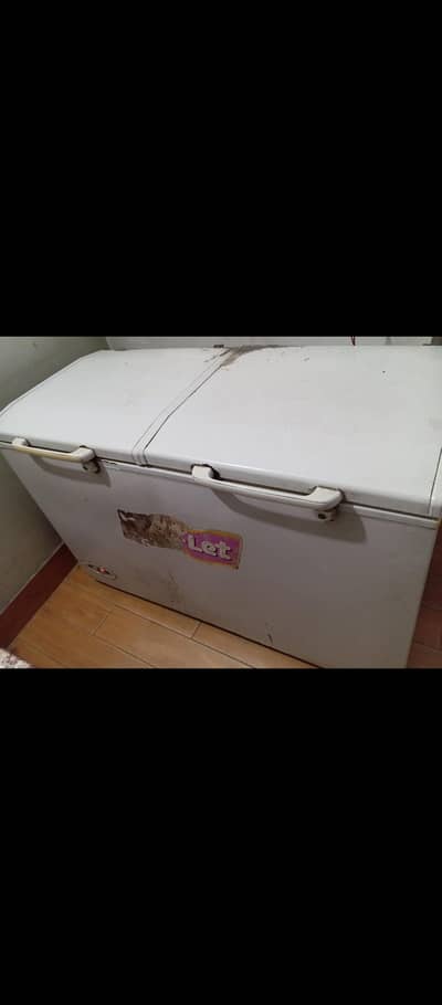 Triplet Freezer working but old