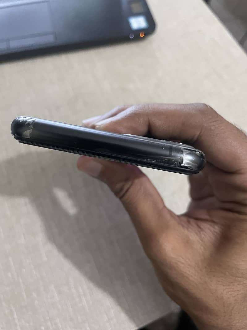 Apple iPhone 11 Pro 6