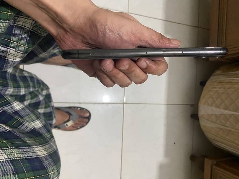 Apple iPhone 11 Pro Max 0