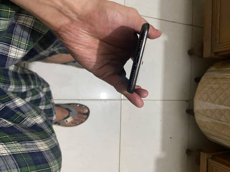 Apple iPhone 11 Pro Max 3