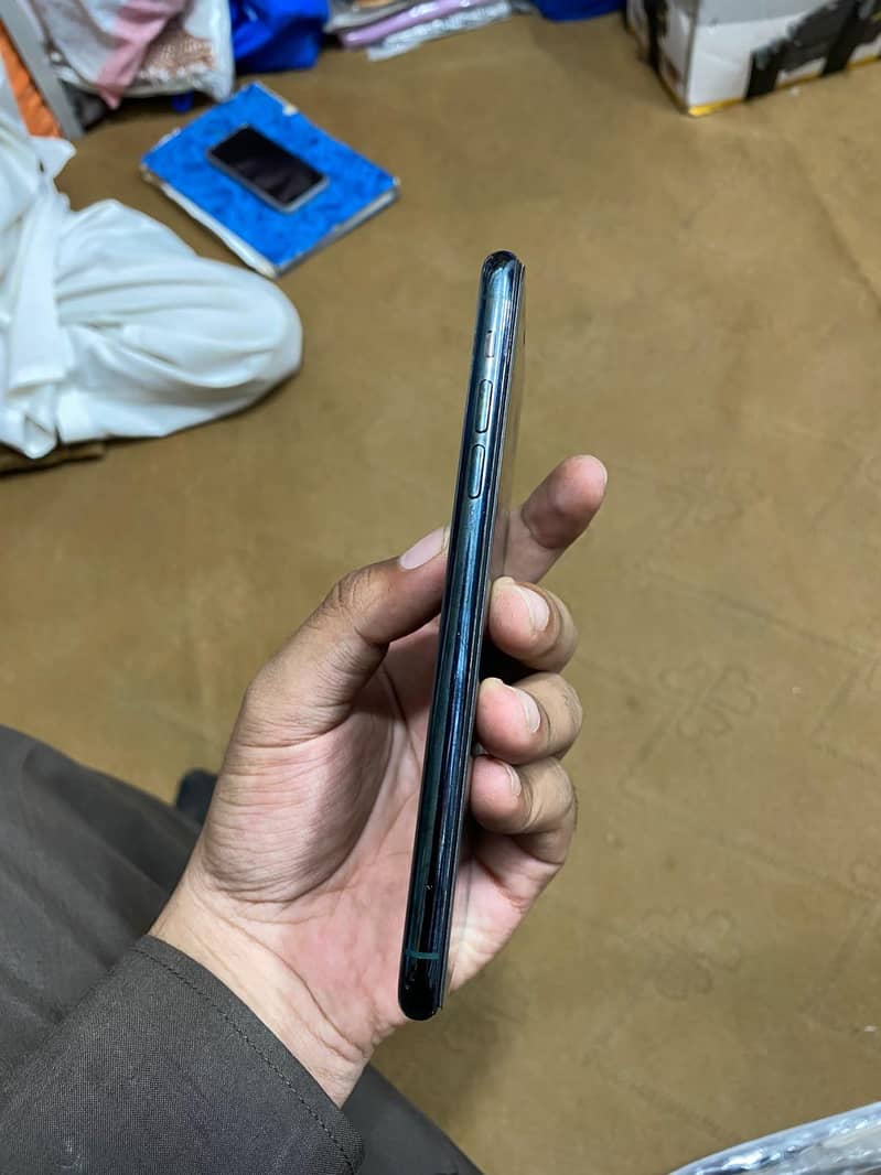 Apple iPhone 11 Pro Max 0