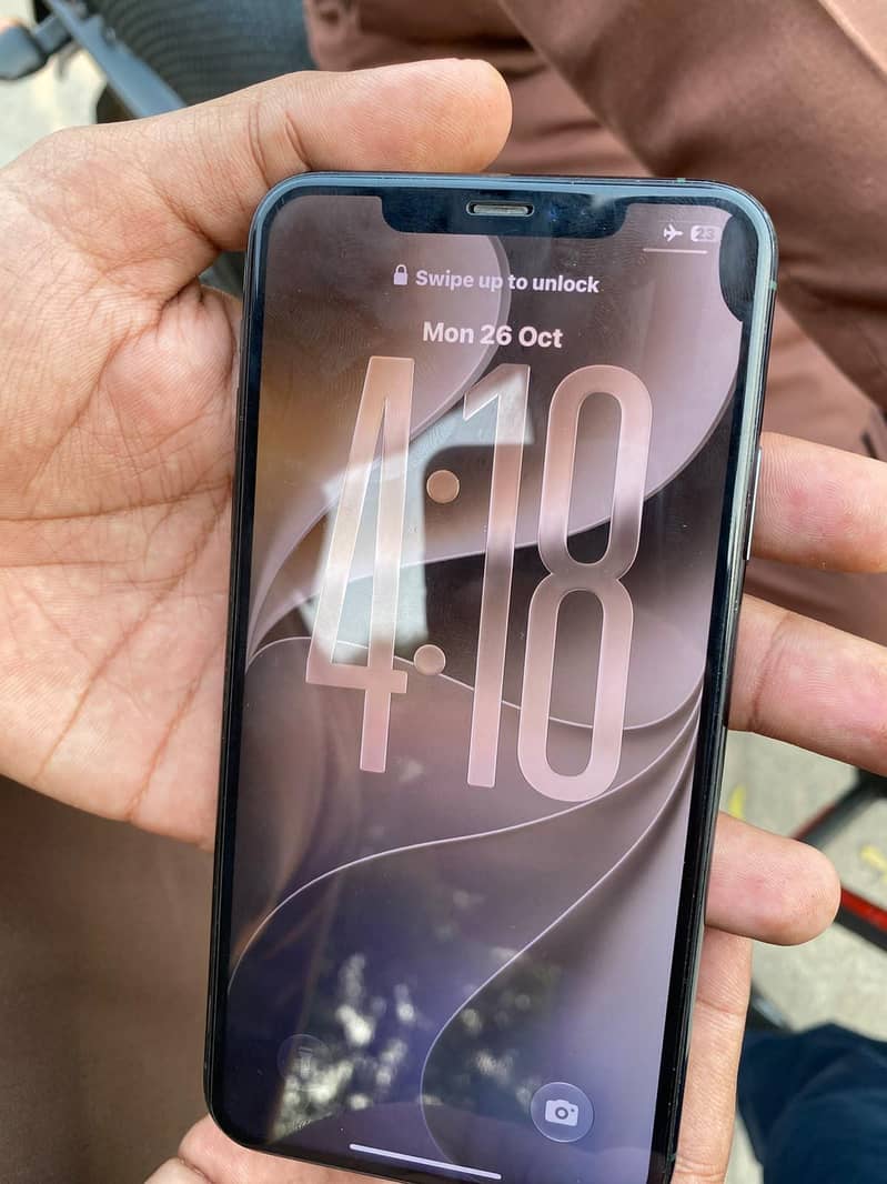 Apple iPhone 11 Pro Max 4