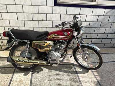Honda 125 only 1800 km use only just like a new