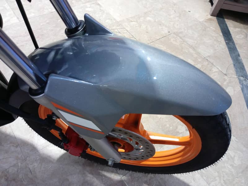 Honda cb150f 7