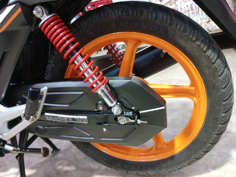 Honda cb150f 10